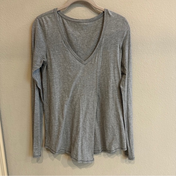 Lululemon Gray   Full  Wrap Long Sleeve Top Size 2 extra Small - Picture 1 of 6